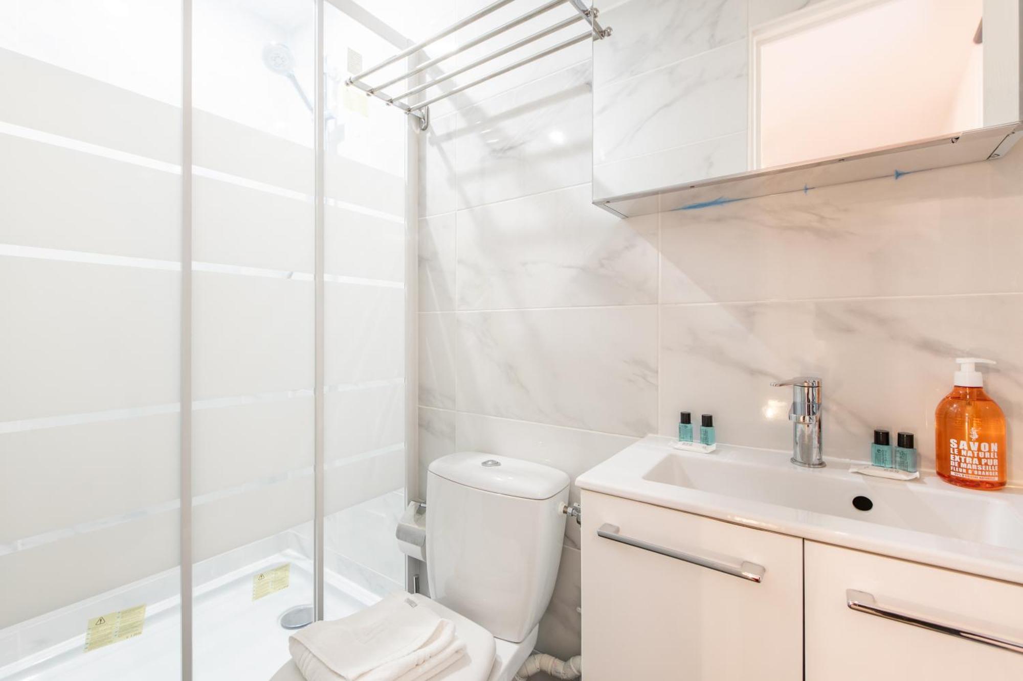 Spacious And Bright 2-Bedroom Large Apartment Very Close To Paris - Near Metro Boulogne-Billancourt Exterior photo